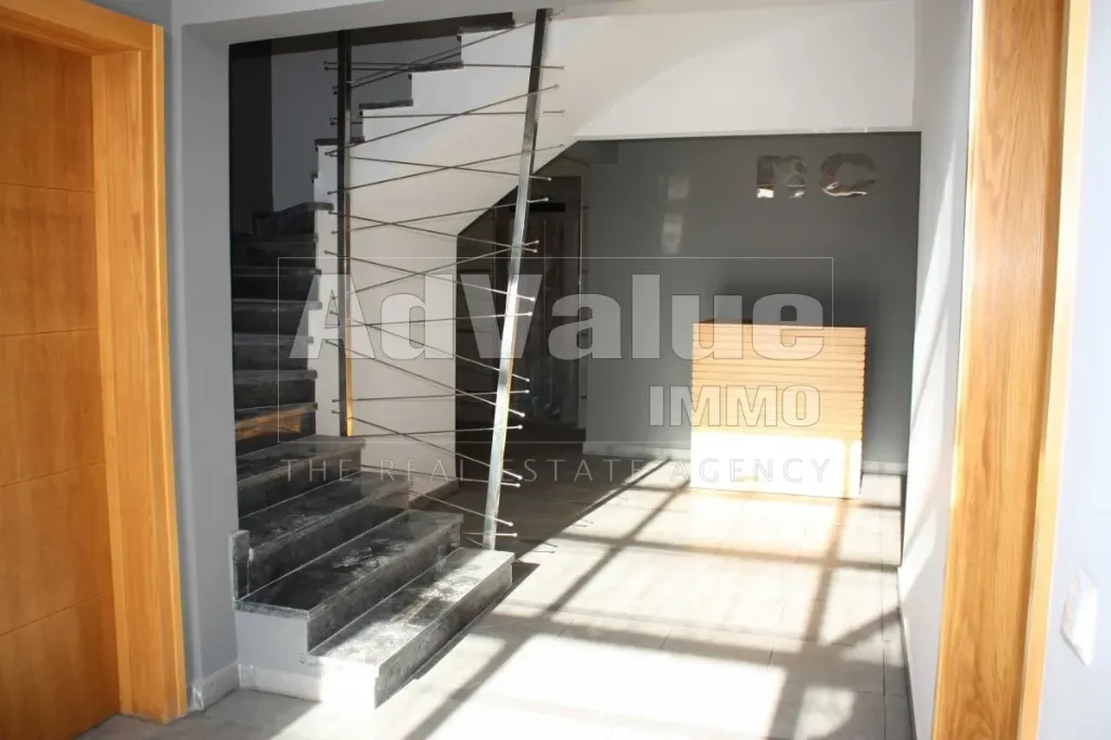 [Ref182a] DL. 298 : Immeuble de bureaux neuf à louer :